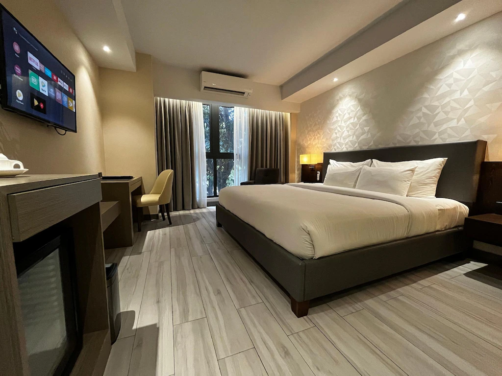 Deluxe Room (Bathtub)